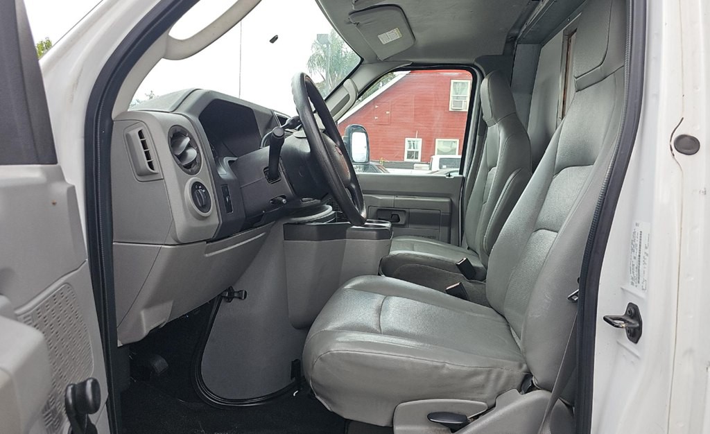 2012 Ford Econoline Image 6