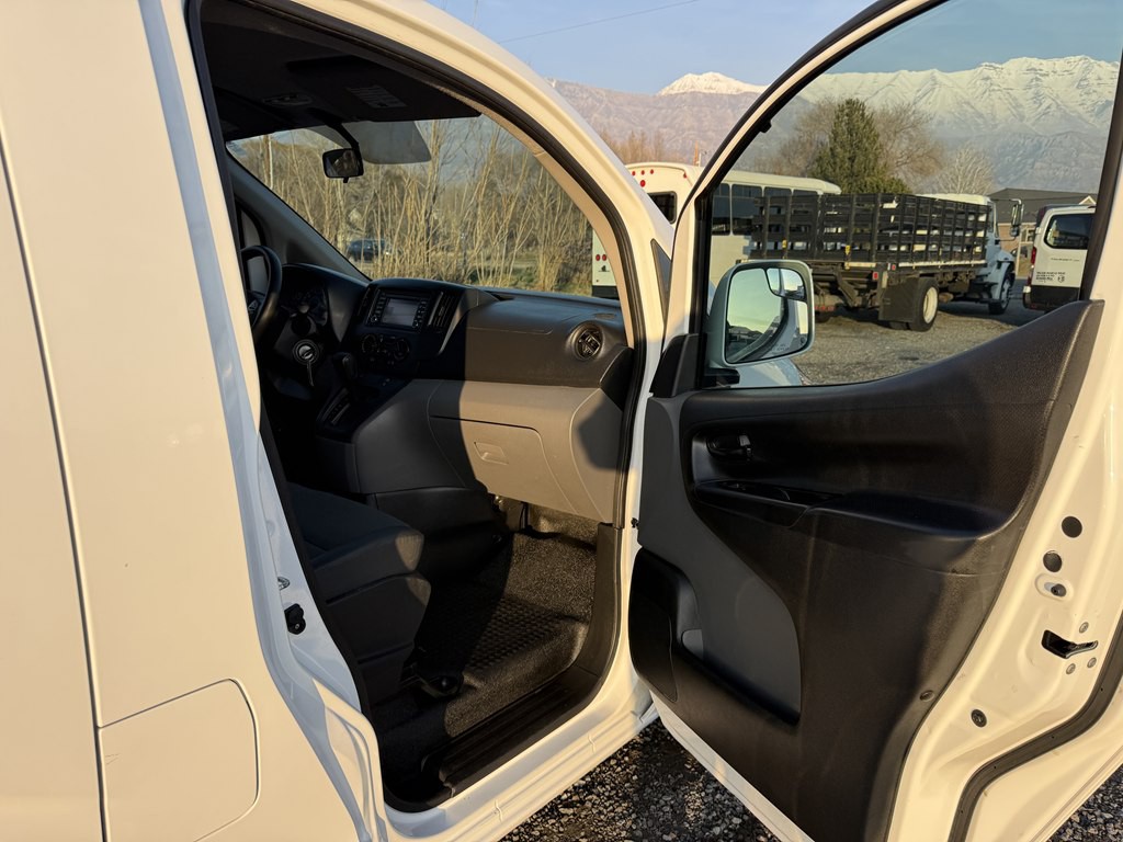 2018 Nissan NV200 Image 16