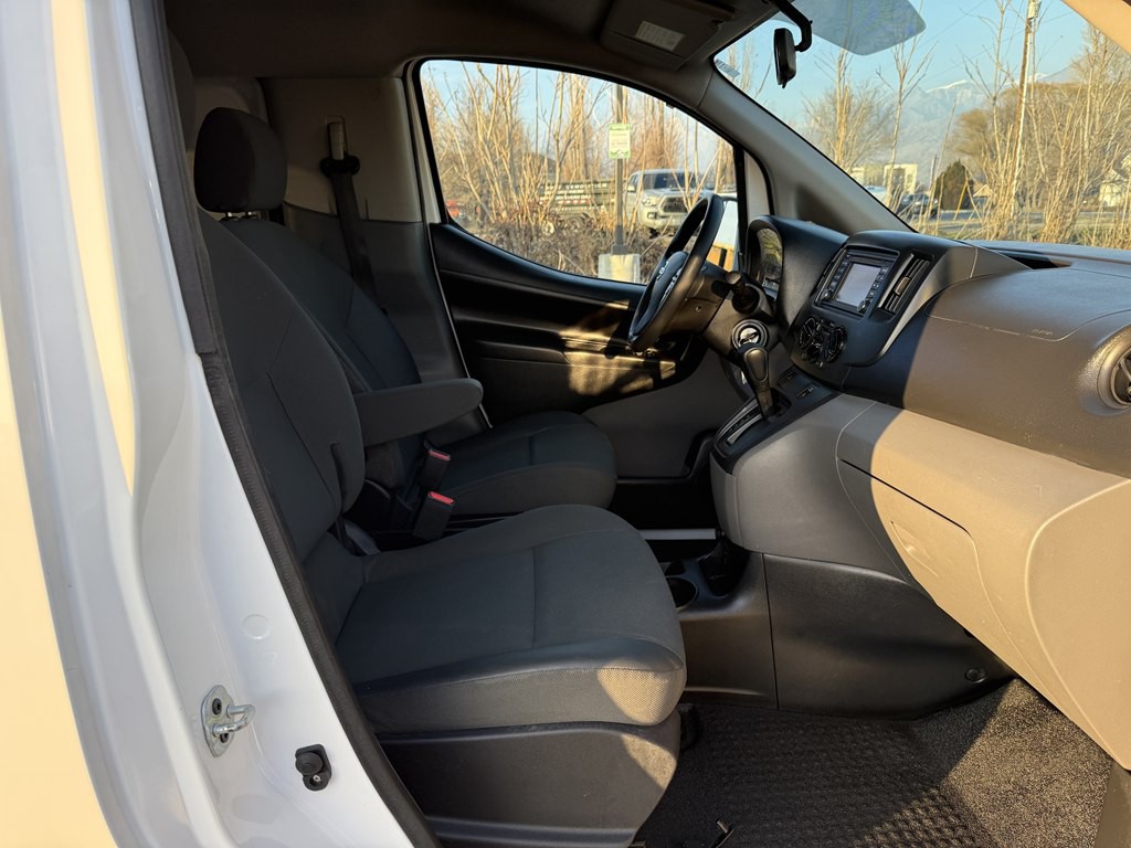 2018 Nissan NV200 Image 17