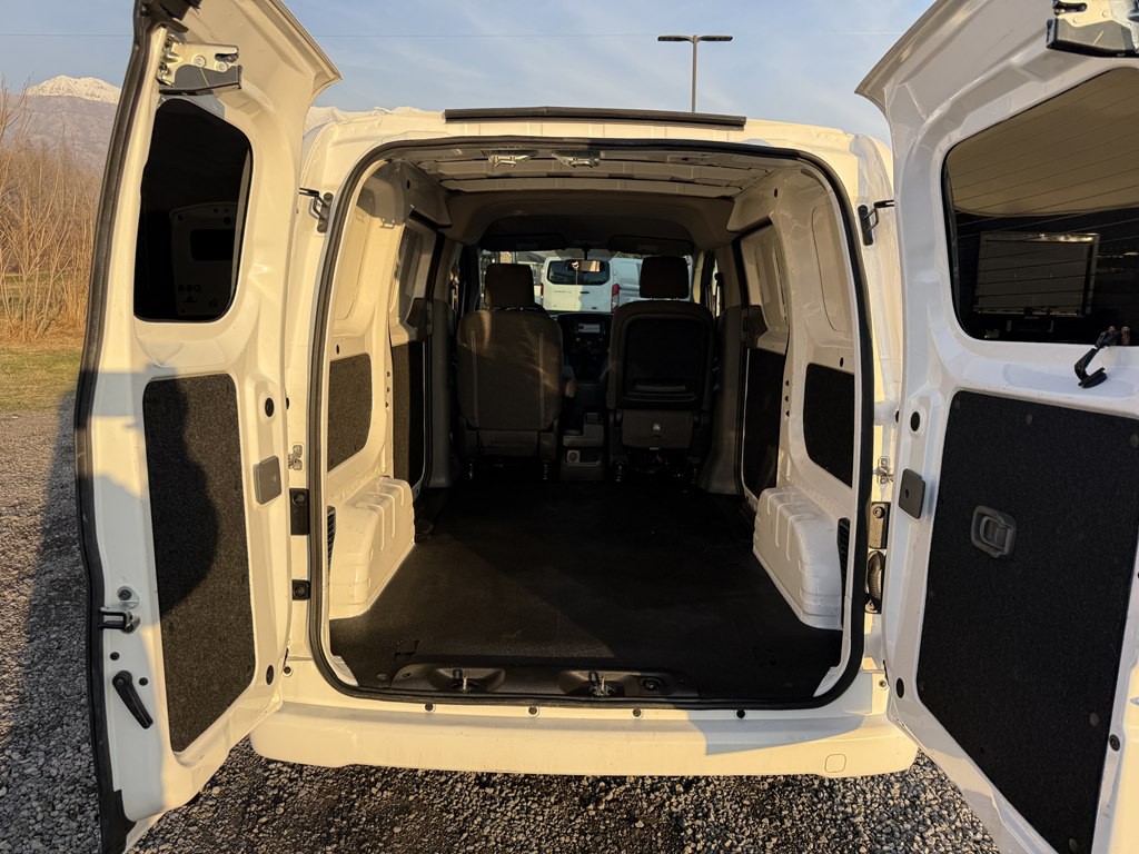 2018 Nissan NV200 Image 19