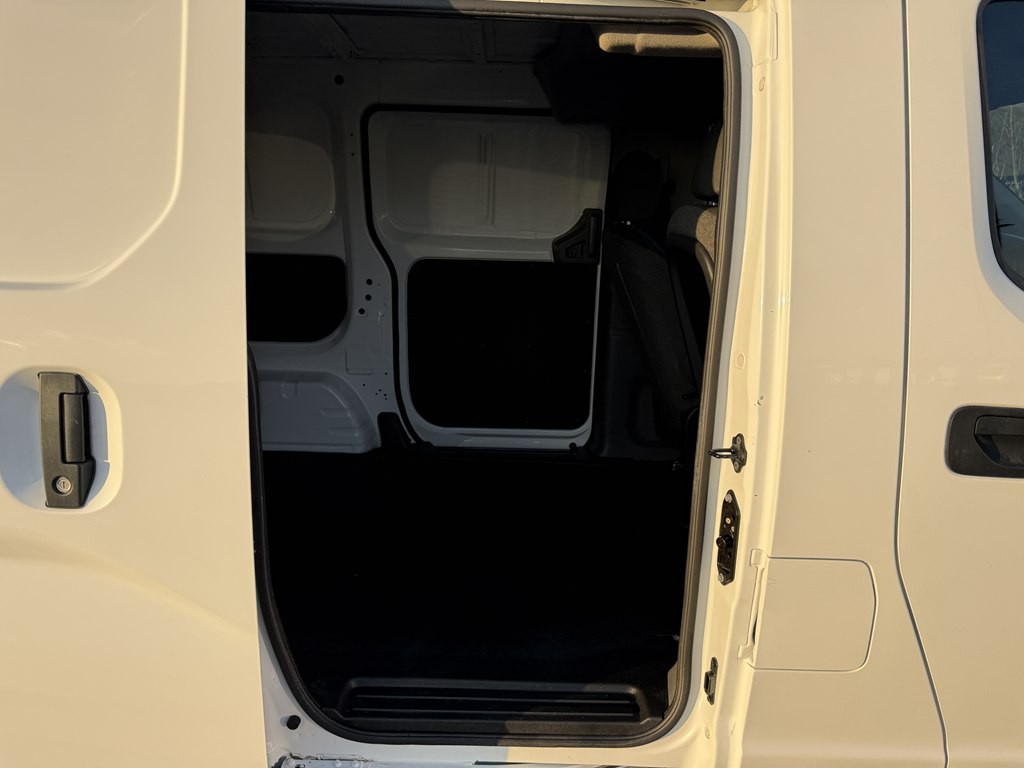 2018 Nissan NV200 Image 25