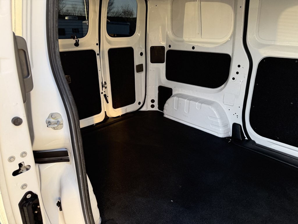 2018 Nissan NV200 Image 26
