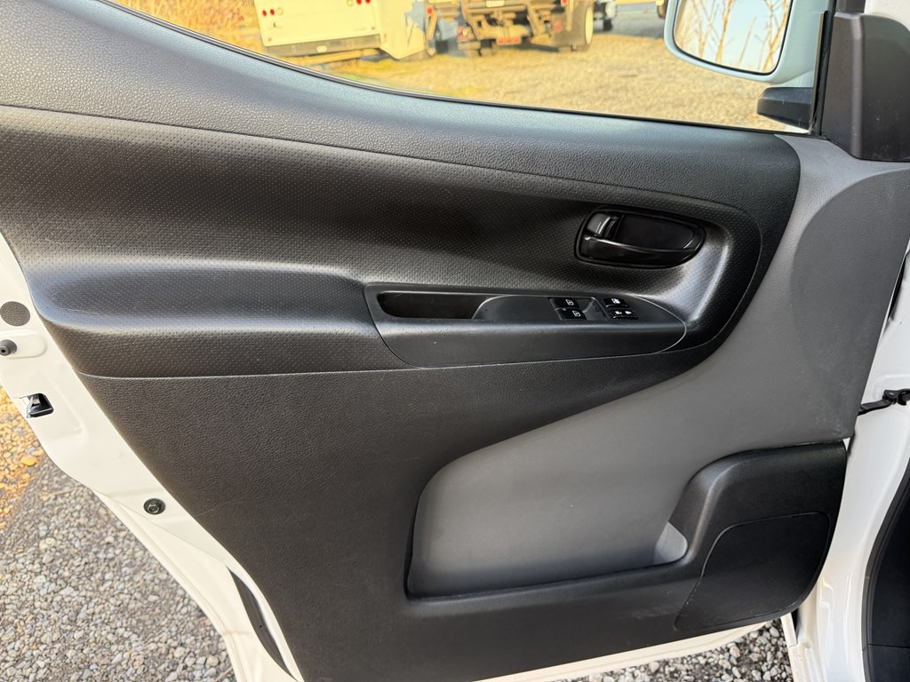 2018 Nissan NV200 Image 27