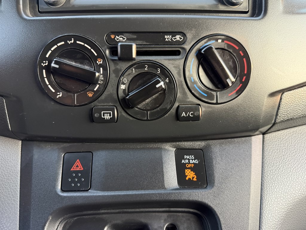 2018 Nissan NV200 Image 37