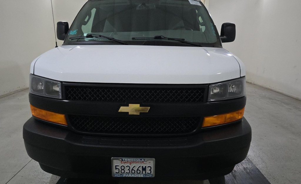 2022 Chevrolet Express Image 3