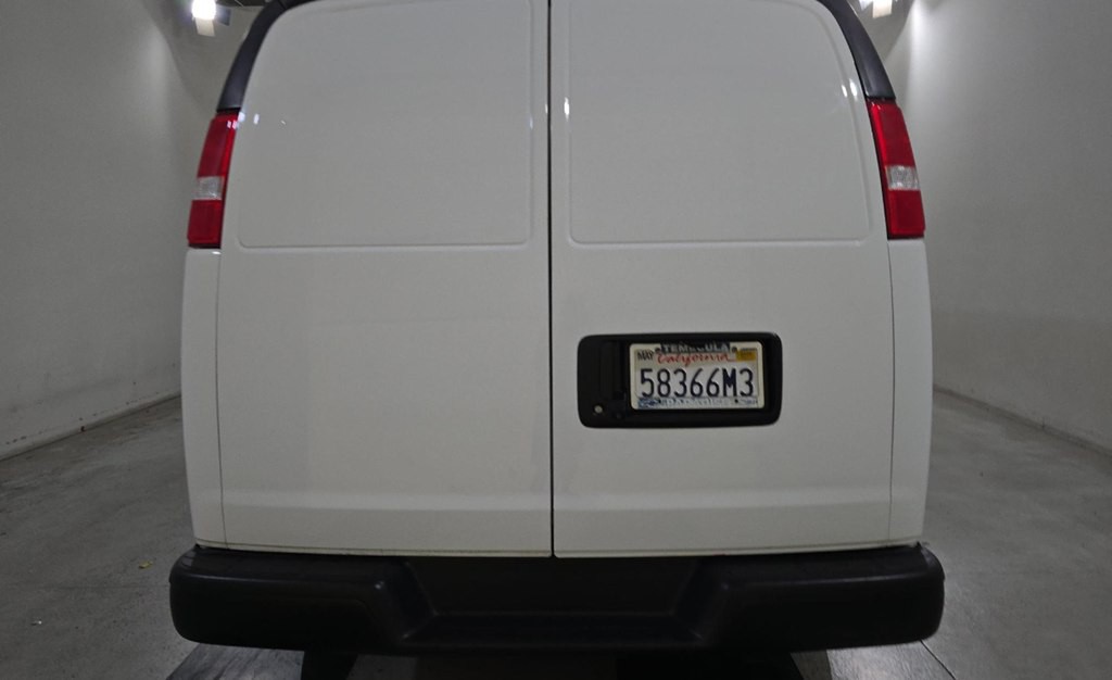 2022 Chevrolet Express Image 5