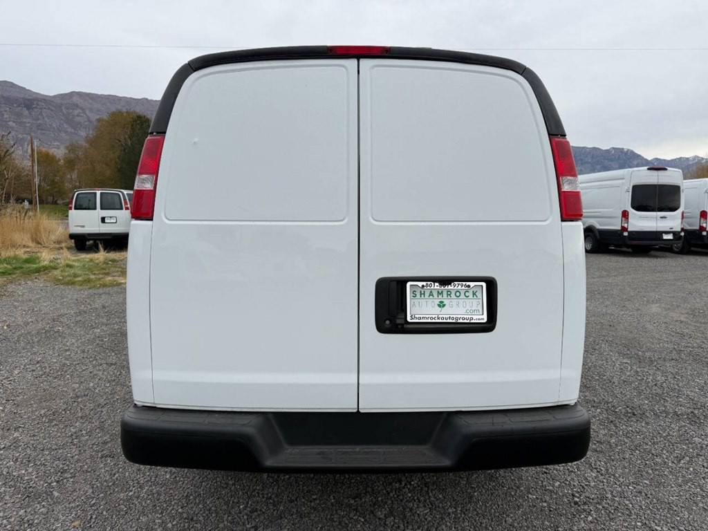 2022 Chevrolet Express Image 4