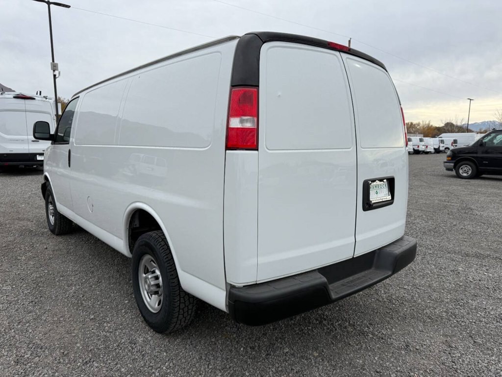 2022 Chevrolet Express Image 5