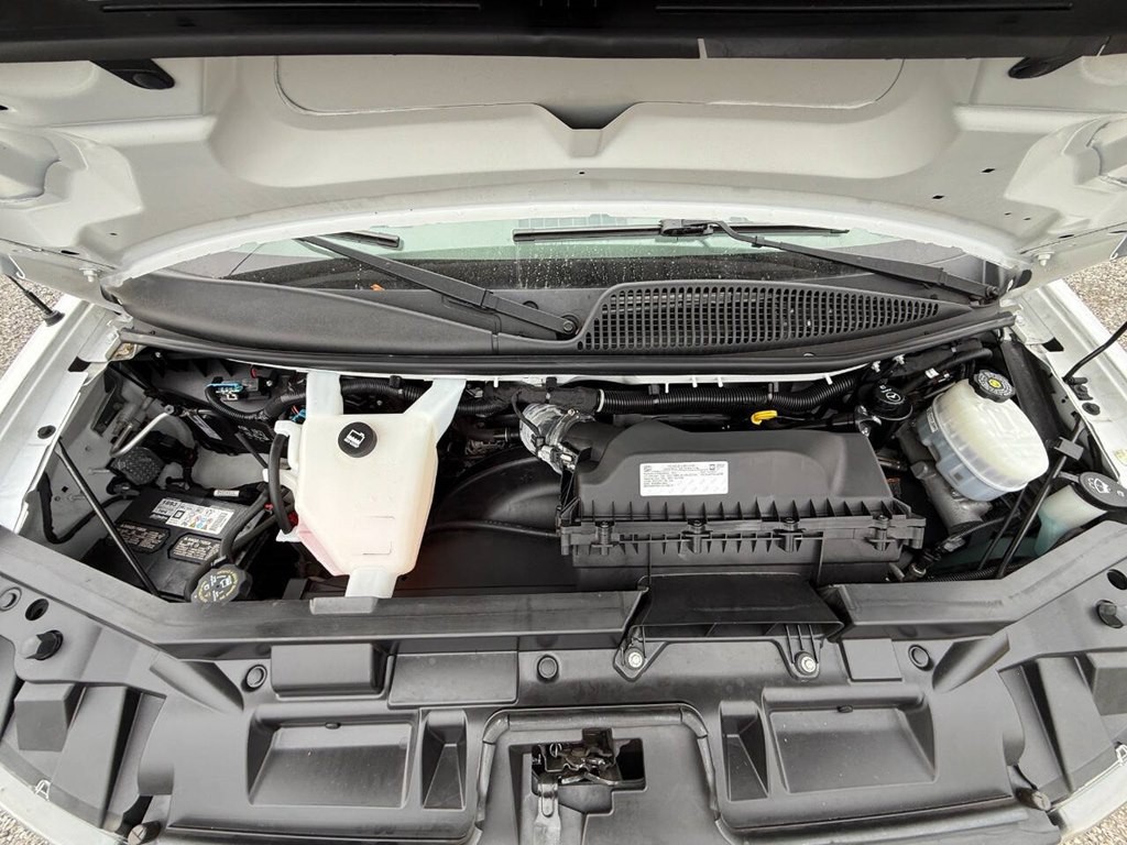 2022 Chevrolet Express Image 9