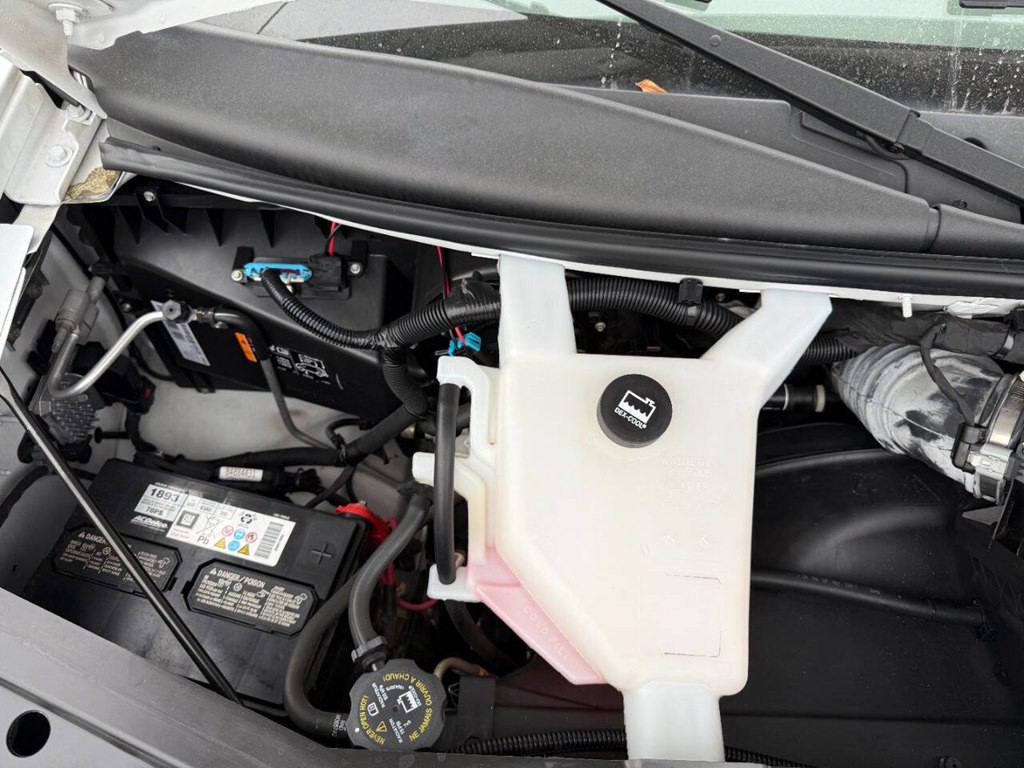 2022 Chevrolet Express Image 10