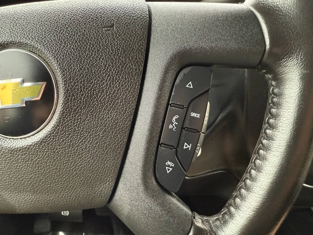 2022 Chevrolet Express Image 25