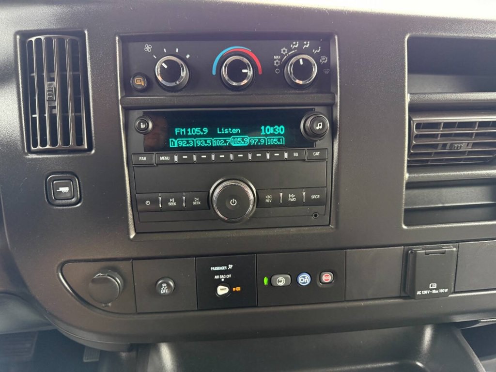 2022 Chevrolet Express Image 28