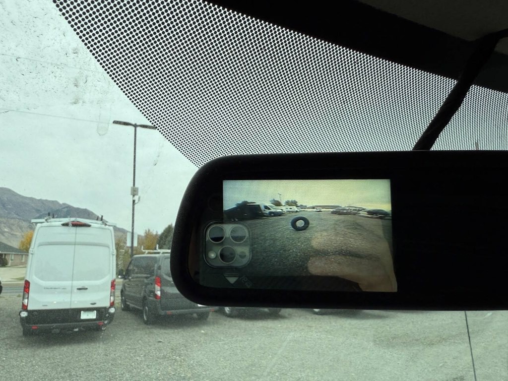 2022 Chevrolet Express Image 30