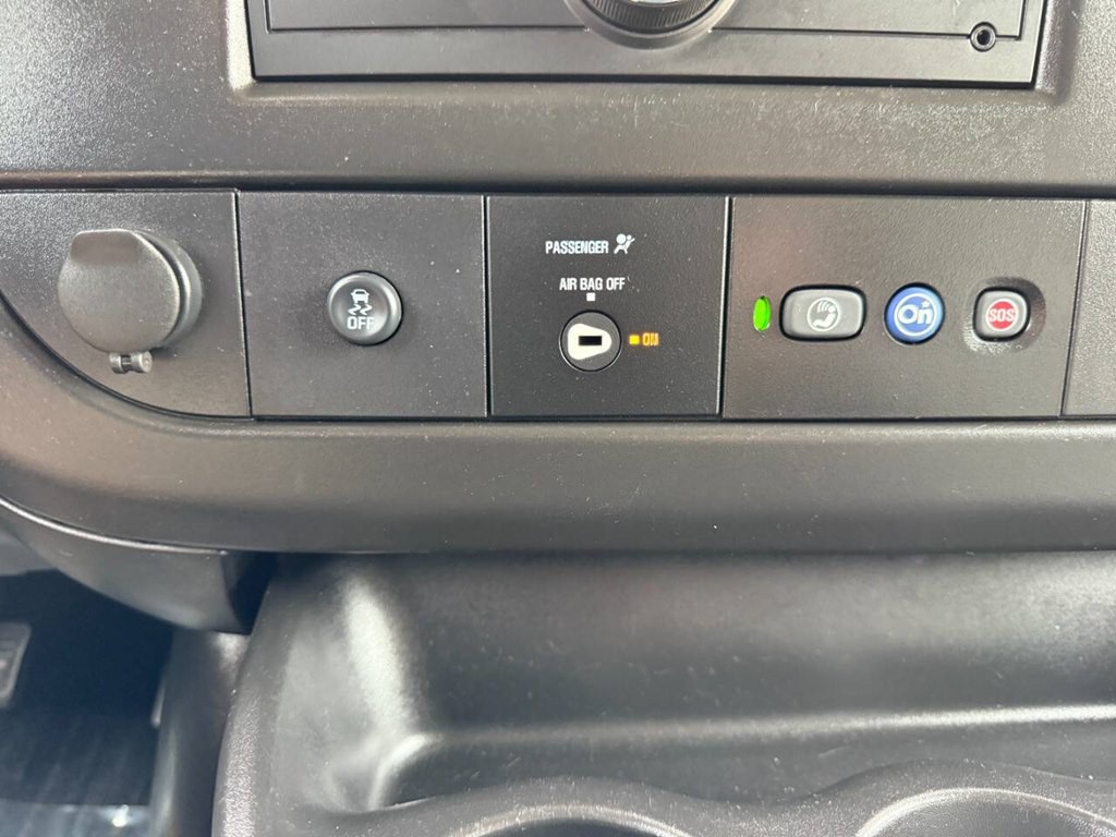 2022 Chevrolet Express Image 32