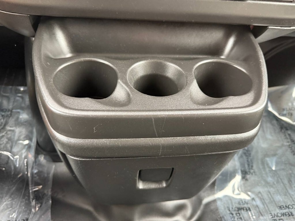 2022 Chevrolet Express Image 34