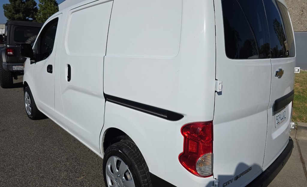 2015 Chevrolet Express Image 4