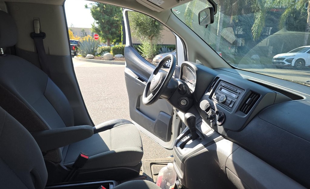 2015 Chevrolet Express Image 6