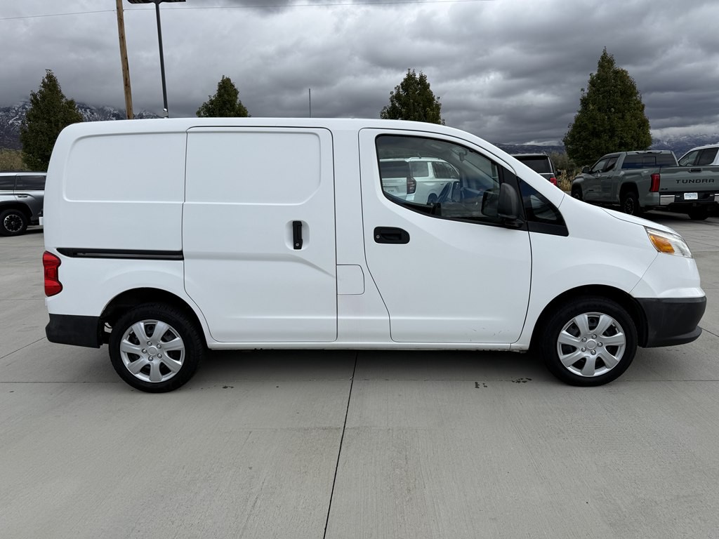 2015 Chevrolet Express Image 2