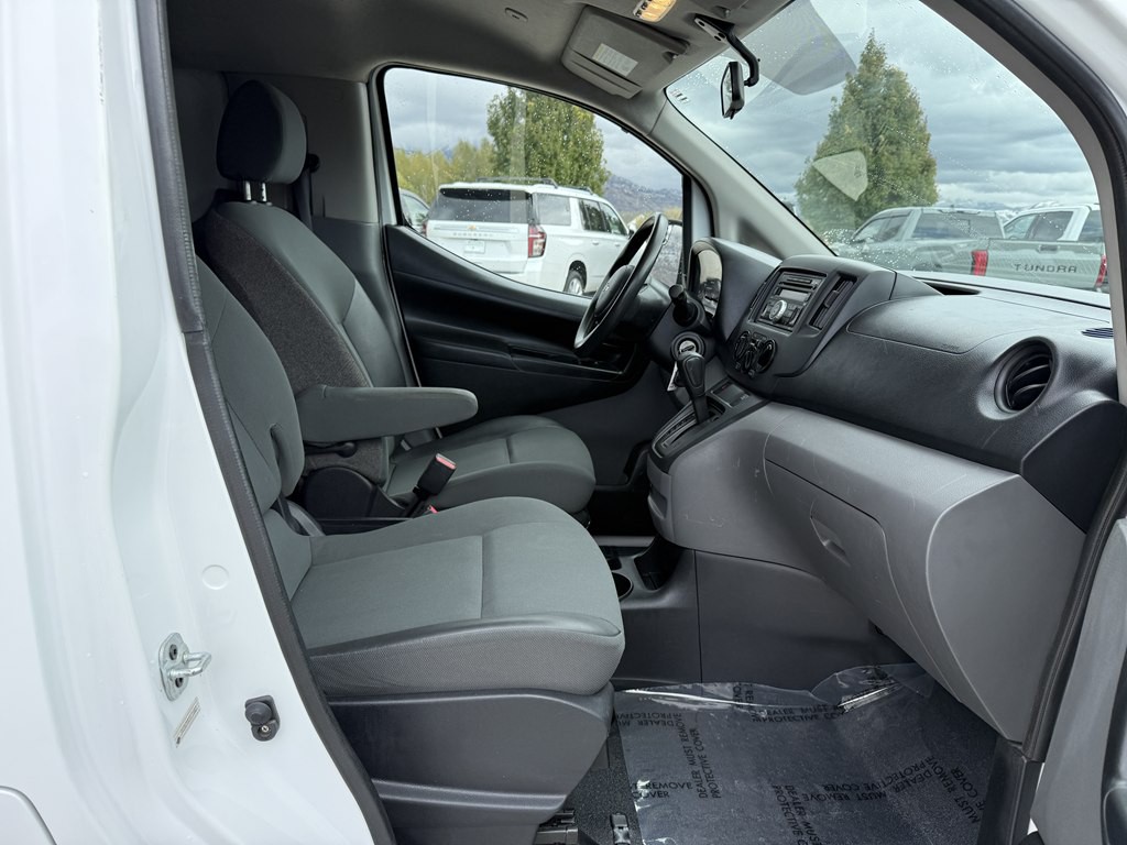 2015 Chevrolet Express Image 14