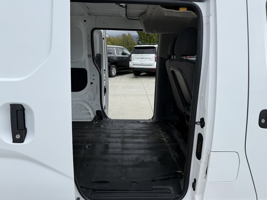 2015 Chevrolet Express Image 21