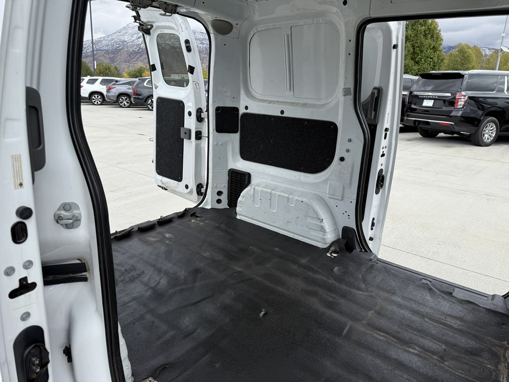 2015 Chevrolet Express Image 22