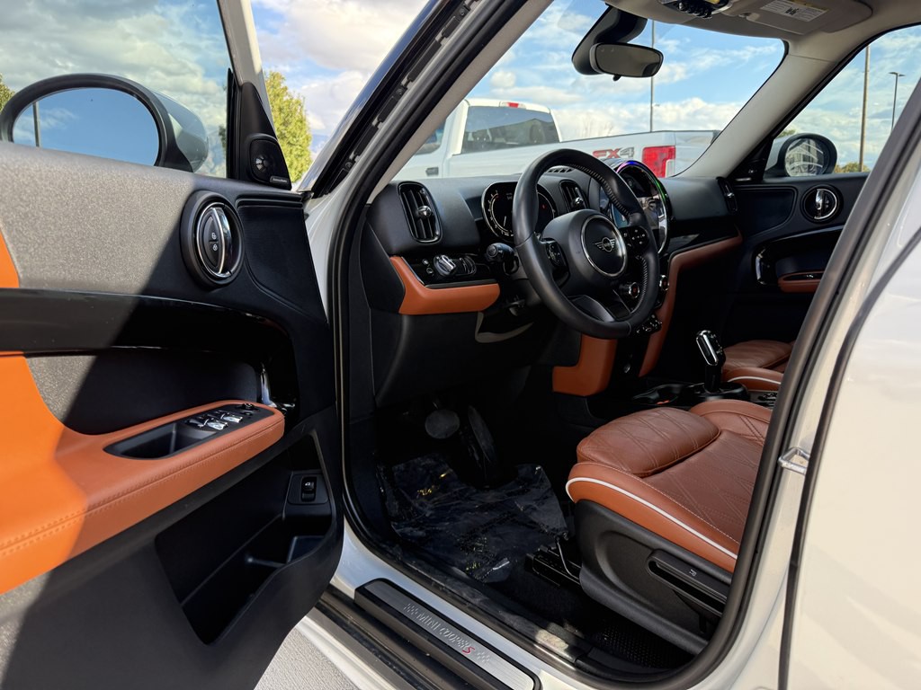 2022 MINI Cooper Image 12