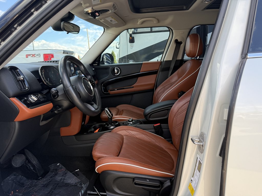 2022 MINI Cooper Image 13