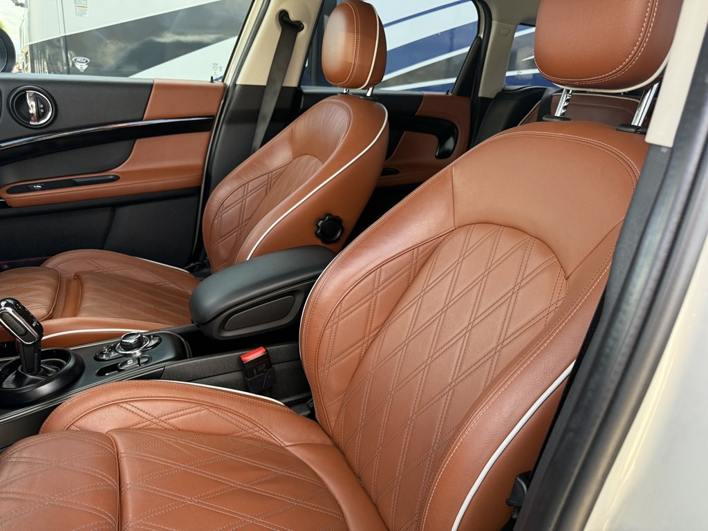 2022 MINI Cooper Image 14