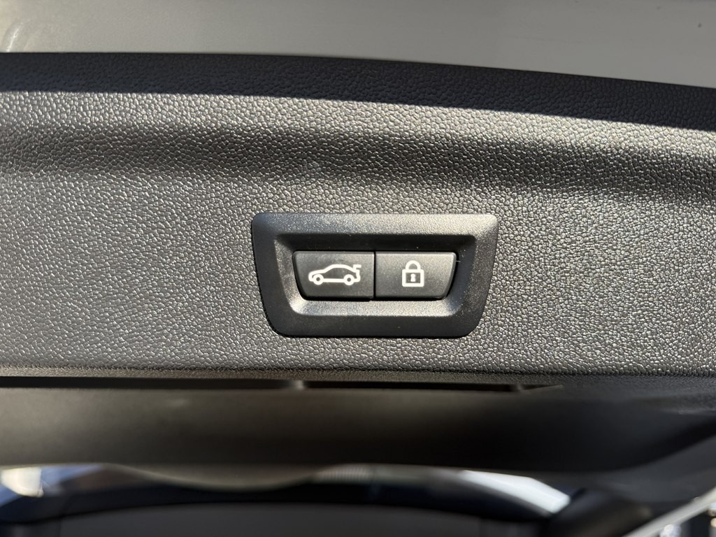 2022 MINI Cooper Image 24