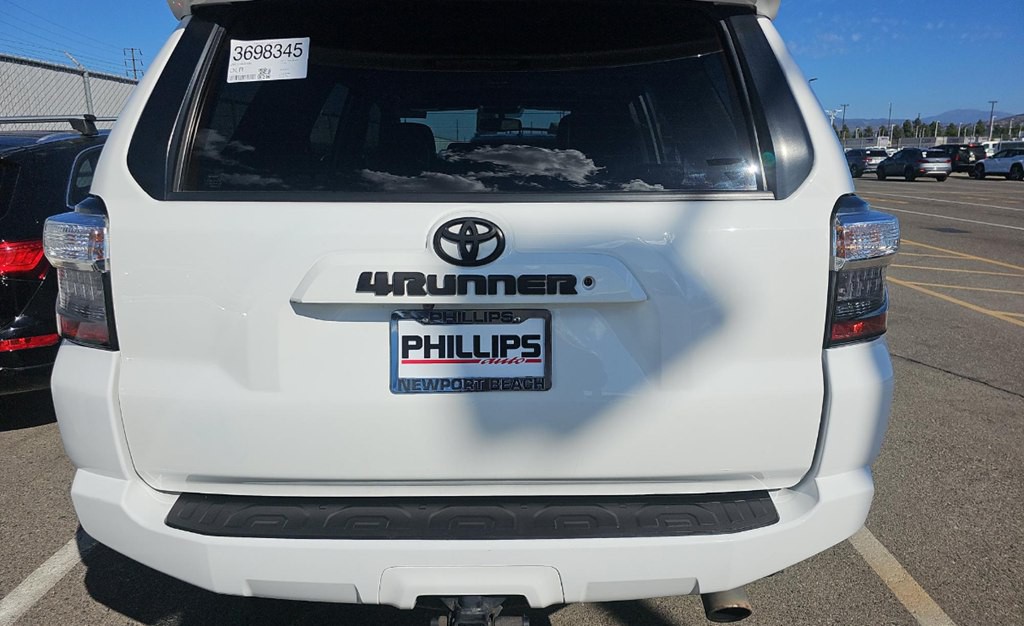 2018 Toyota 4Runner Image 3
