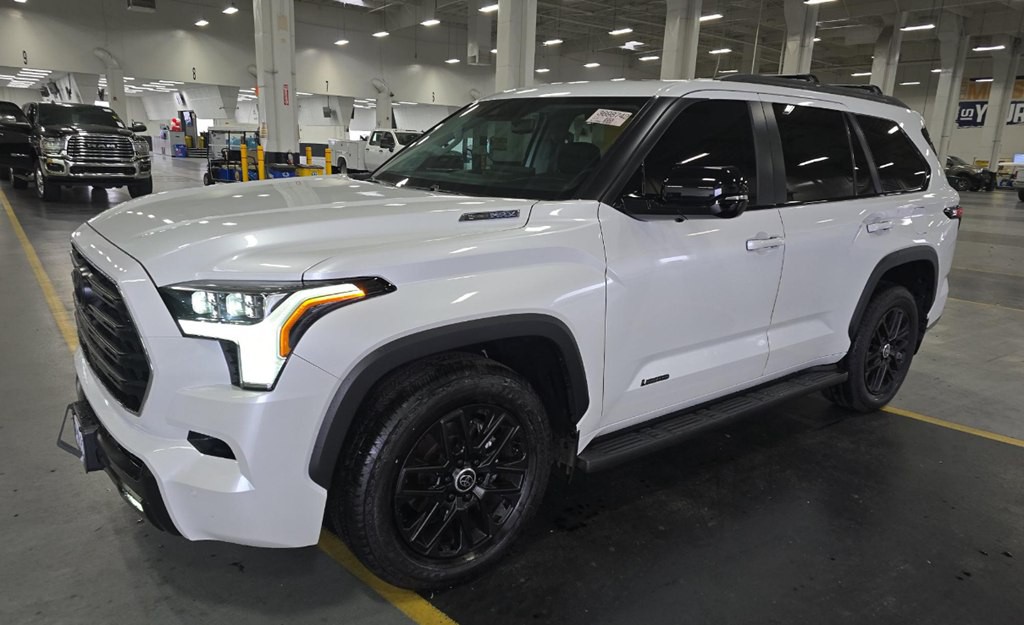 2024 Toyota Sequoia Image 5