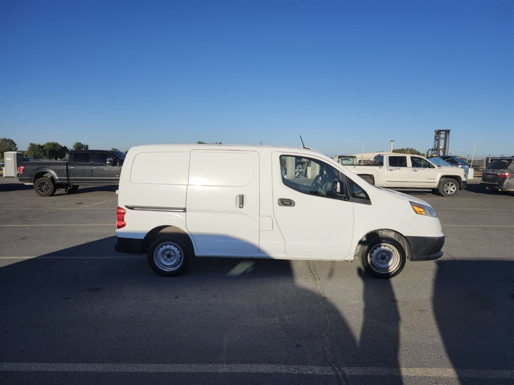 2015 Chevrolet Express Image 2