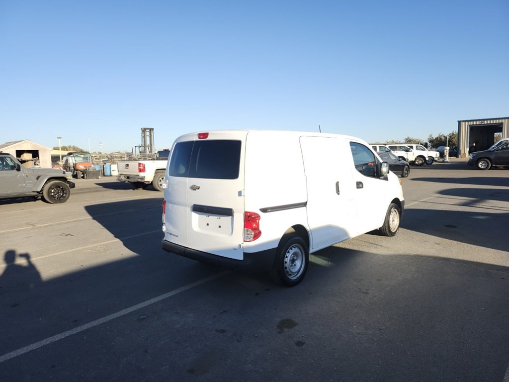 2015 Chevrolet Express Image 3