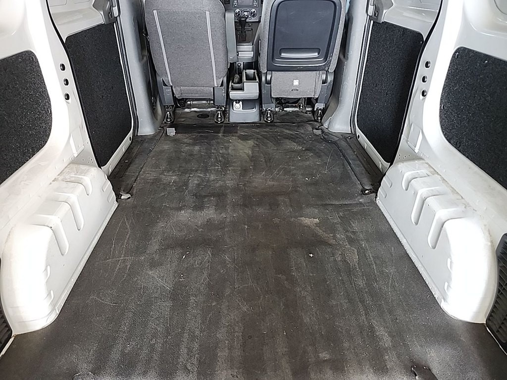 2015 Chevrolet Express Image 9