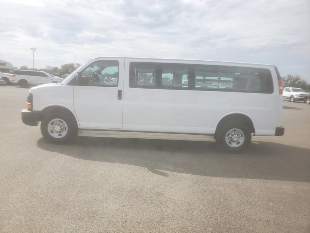 2014 Chevrolet Express Image 5