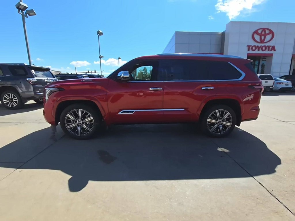 2023 Toyota Sequoia Image 1
