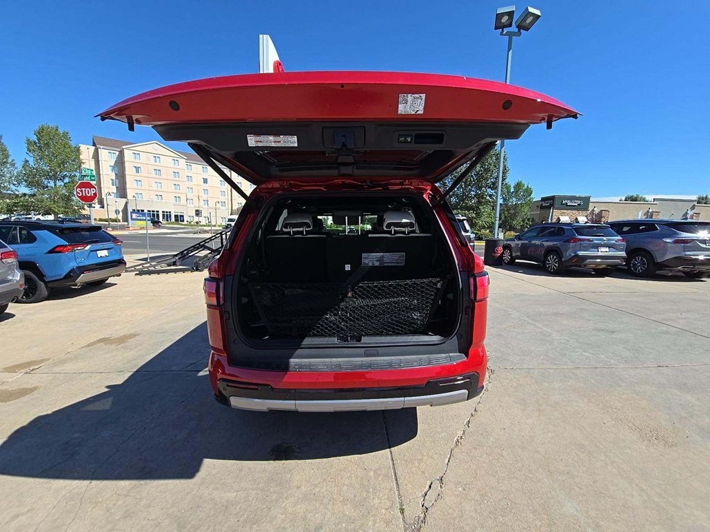 2023 Toyota Sequoia Image 5