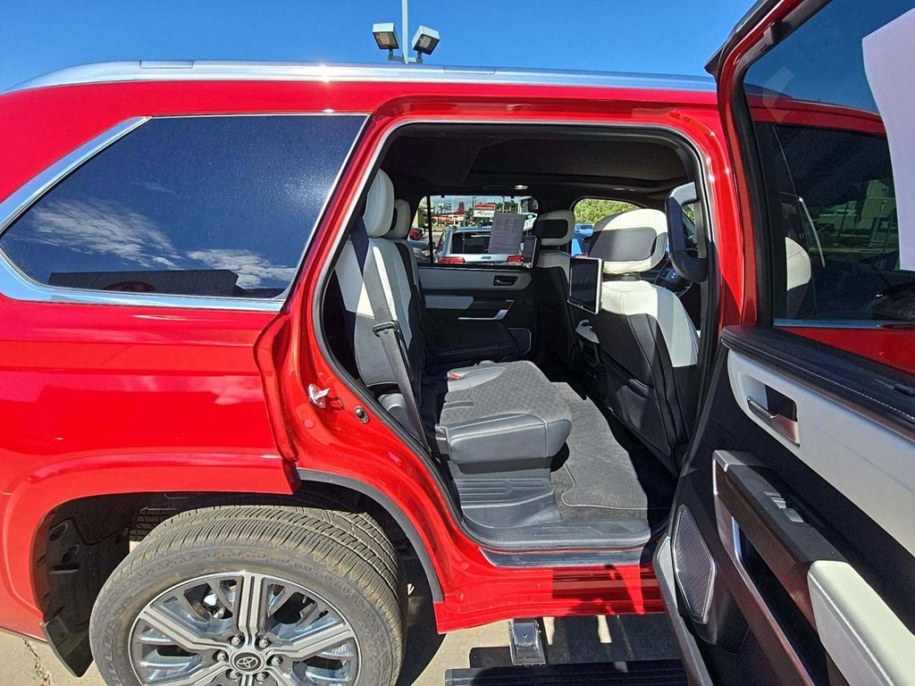 2023 Toyota Sequoia Image 9