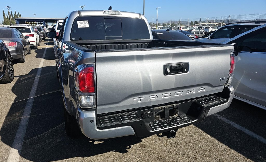 2020 Toyota Tacoma Image 3