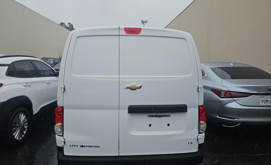 2015 Chevrolet Express Image 3