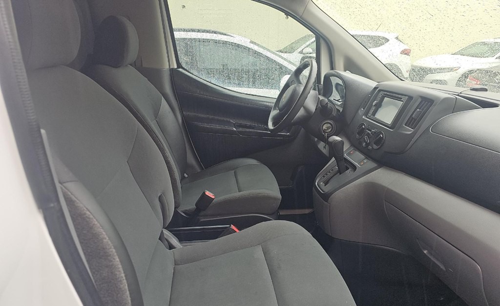 2015 Chevrolet Express Image 10