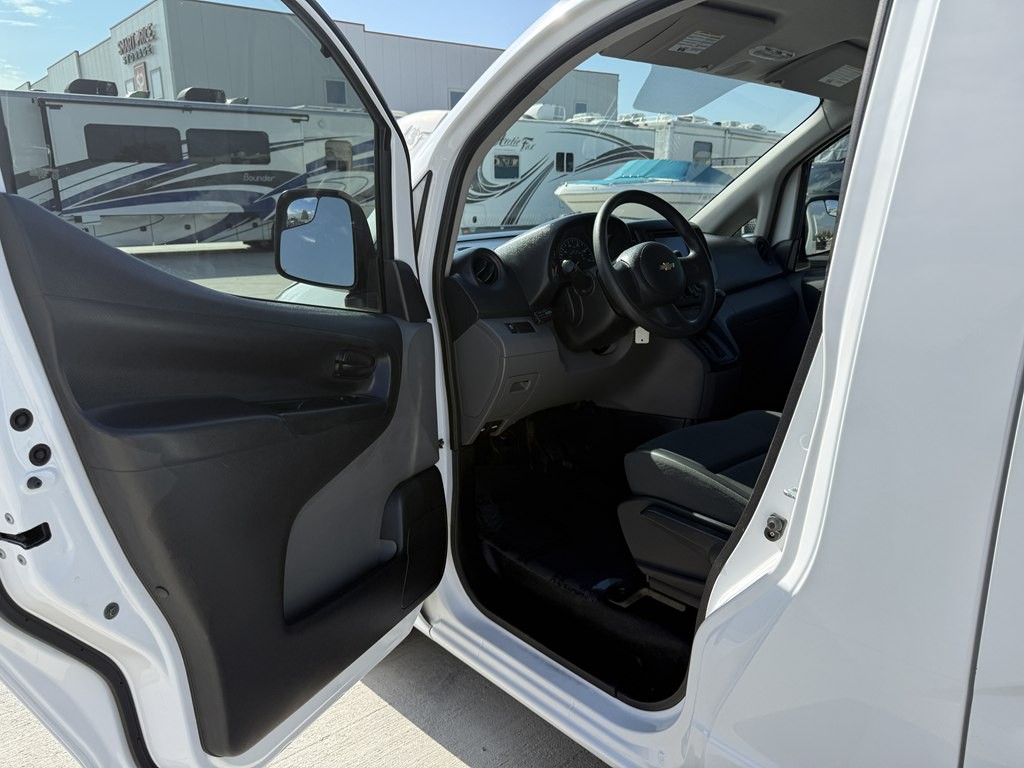 2015 Chevrolet Express Image 13