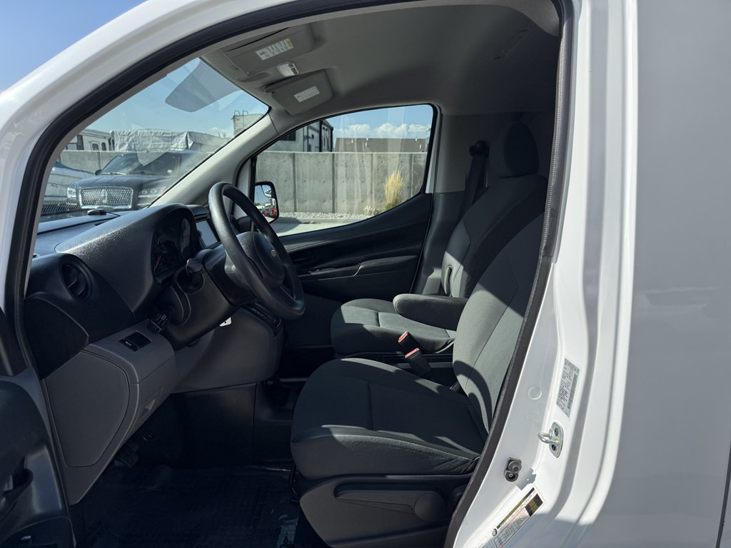 2015 Chevrolet Express Image 14