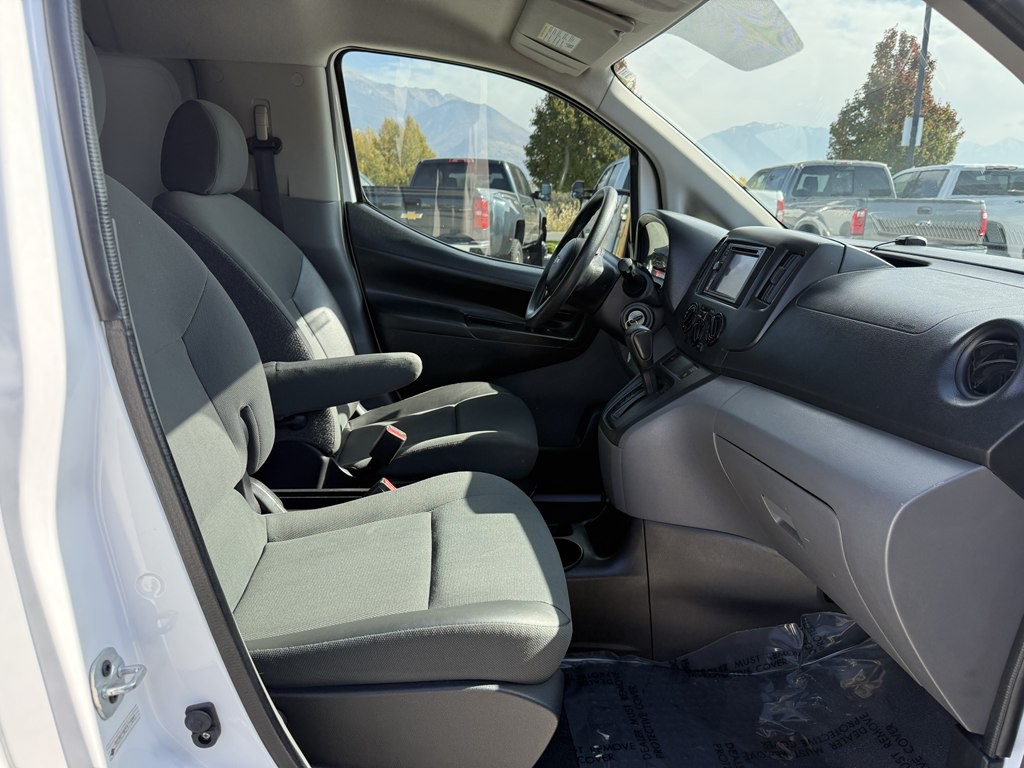 2015 Chevrolet Express Image 17