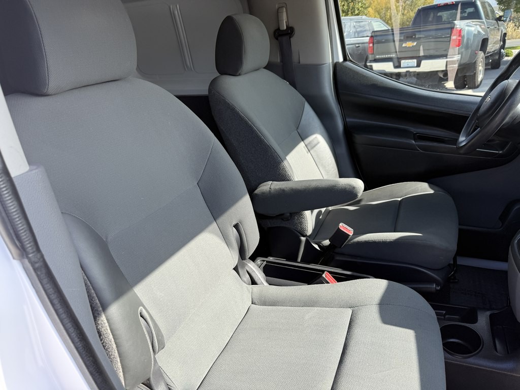 2015 Chevrolet Express Image 18