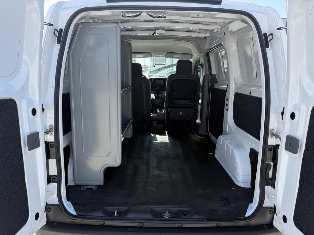 2015 Chevrolet Express Image 19