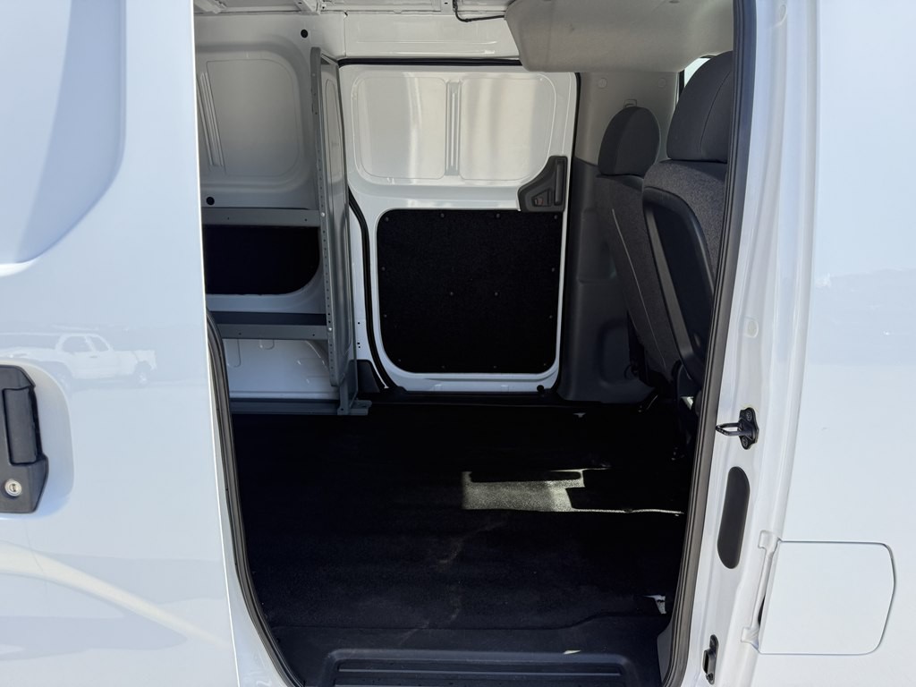 2015 Chevrolet Express Image 22