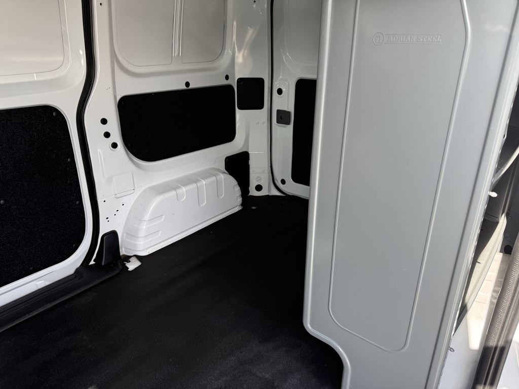 2015 Chevrolet Express Image 25