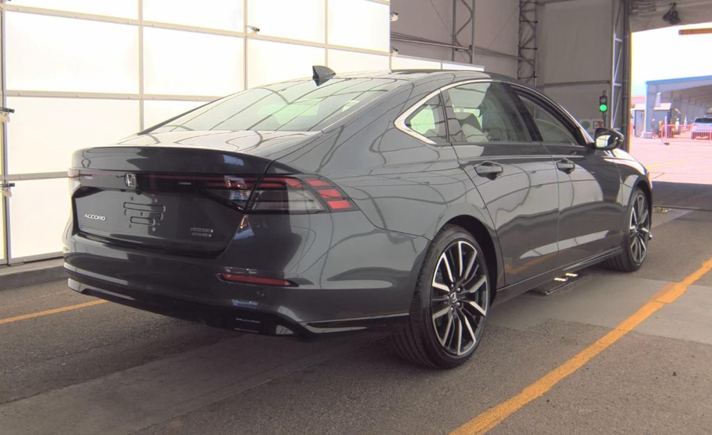 2025 Honda Accord Image 2