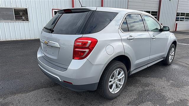 2017 Chevrolet Equinox Image 3